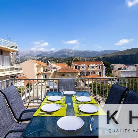 Terraced Maisonette In Argostoli! شقة